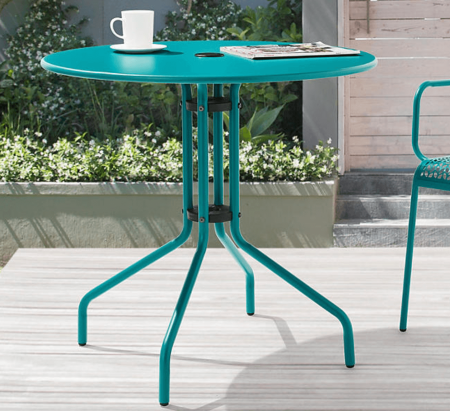 backyard party - table